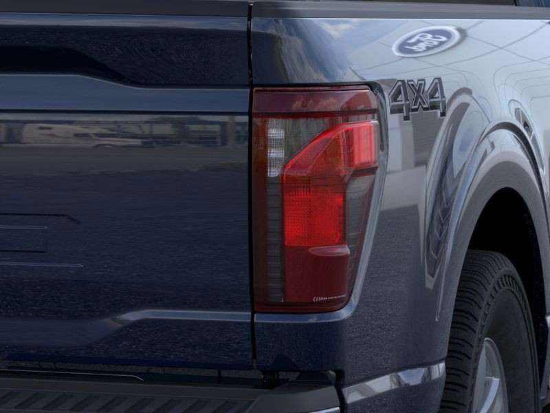 Ford F-150 Vehicle Full-screen Gallery Image 21