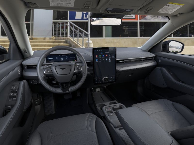 Ford Mustang Mach-E Vehicle Full-screen Gallery Image 9