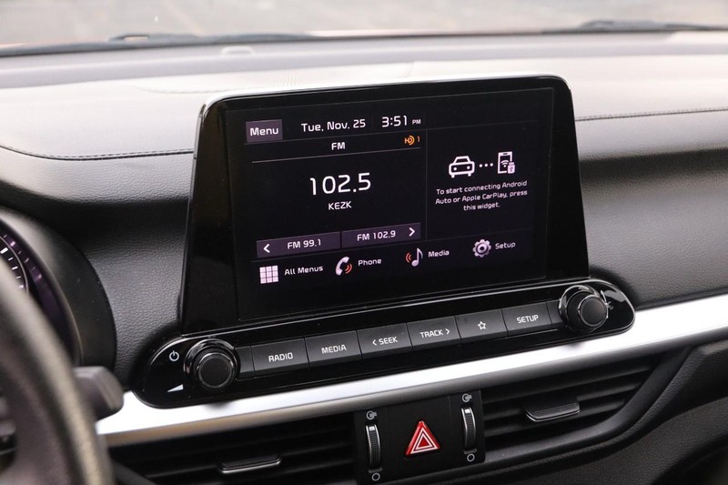 Kia Forte Vehicle Full-screen Gallery Image 14