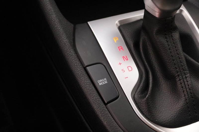 Kia Forte Vehicle Full-screen Gallery Image 17