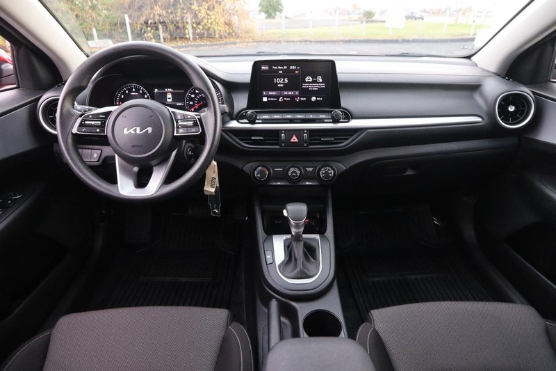 Kia Forte Vehicle Full-screen Gallery Image 20