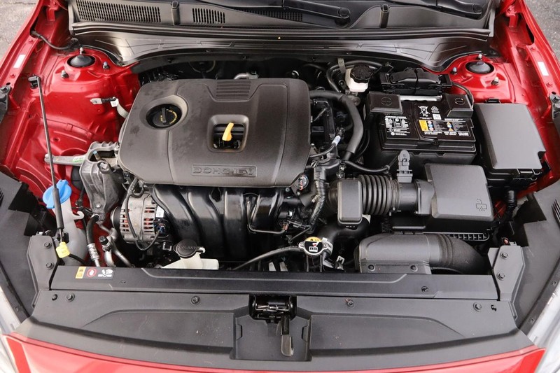 Kia Forte Vehicle Full-screen Gallery Image 26