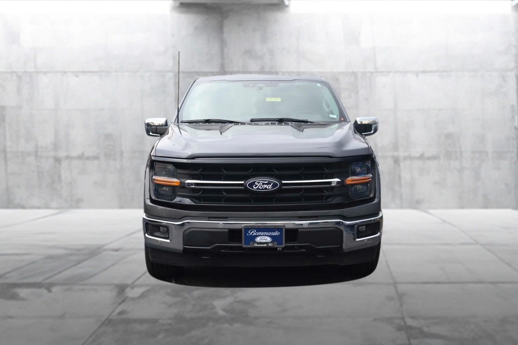 Ford F-150 Vehicle Full-screen Gallery Image 4
