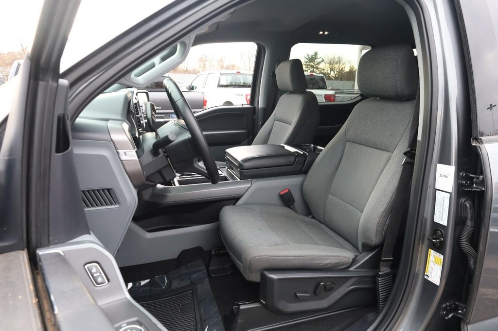 Ford F-150 Vehicle Full-screen Gallery Image 8