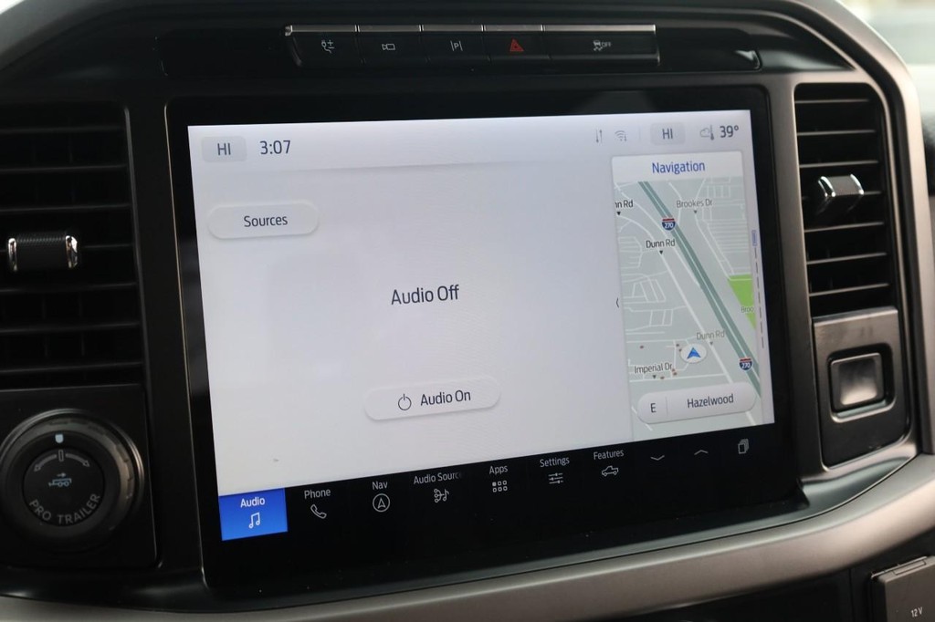 Ford F-150 Vehicle Full-screen Gallery Image 11