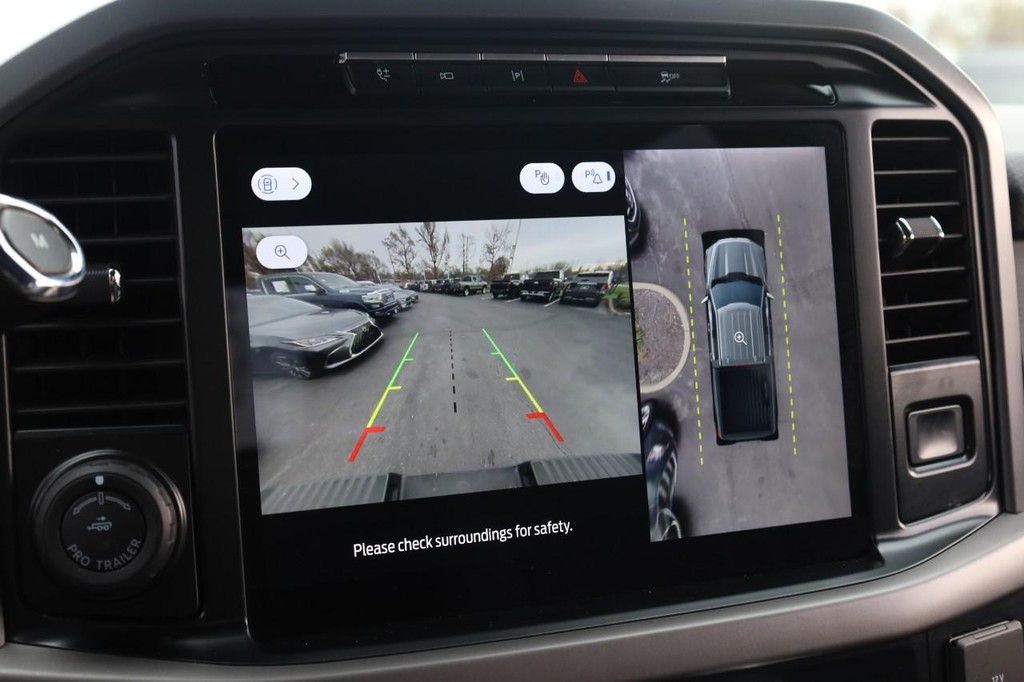 Ford F-150 Vehicle Full-screen Gallery Image 12