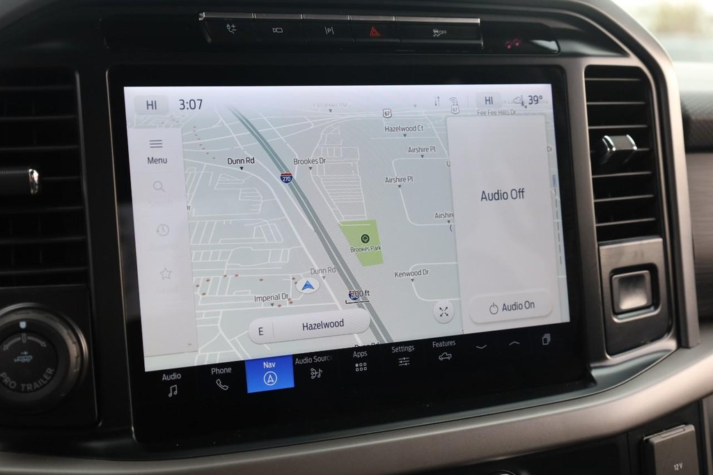 Ford F-150 Vehicle Full-screen Gallery Image 13