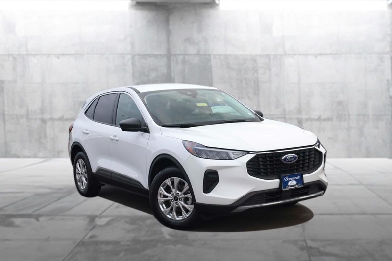 Ford Escape Vehicle Image 02