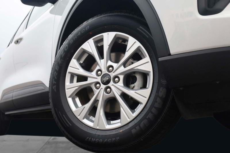 Ford Escape Vehicle Image 03