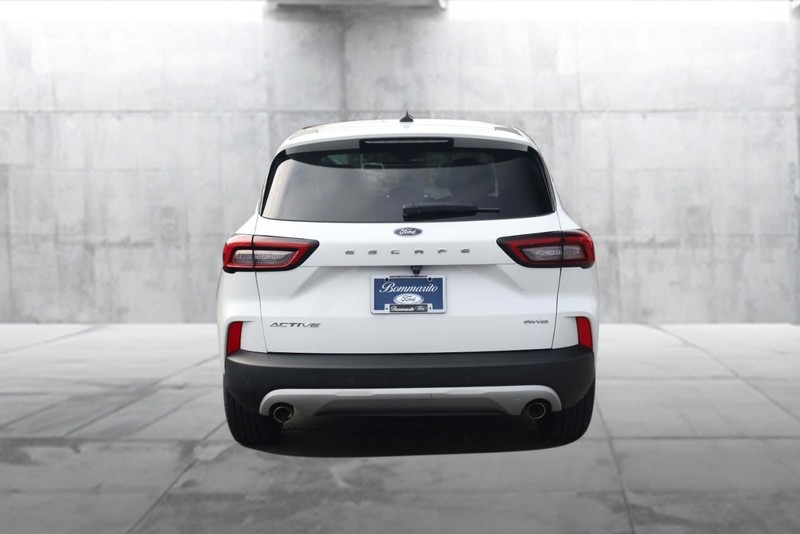 Ford Escape Vehicle Image 06