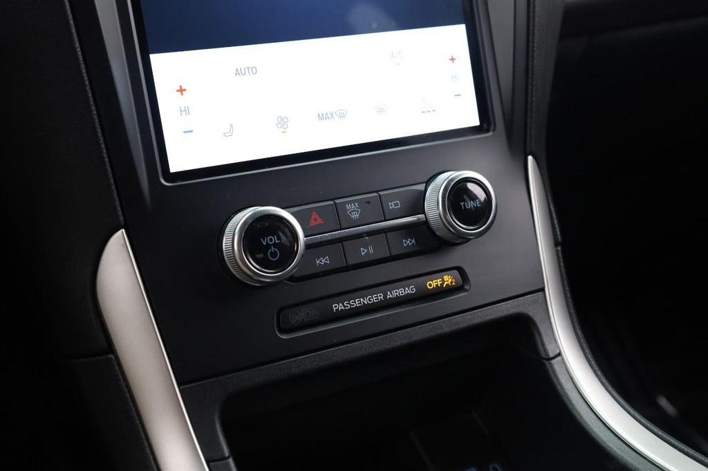 Ford Edge Vehicle Full-screen Gallery Image 12