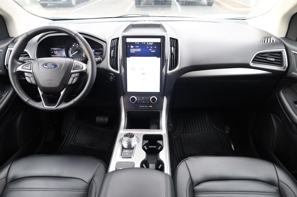 Ford Edge Vehicle Full-screen Gallery Image 21