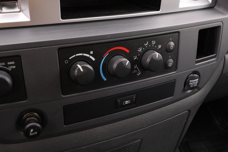 Dodge Ram 1500 Vehicle Image 16