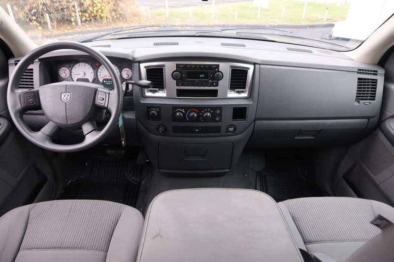 Dodge Ram 1500 Vehicle Image 18