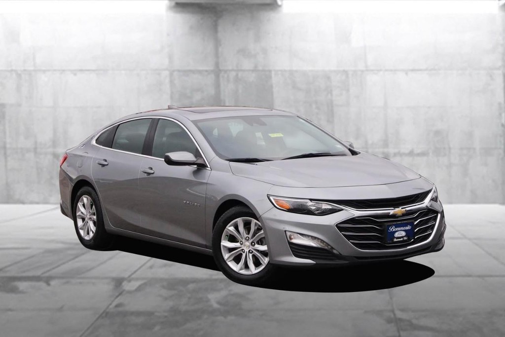 Chevrolet Malibu Vehicle Full-screen Gallery Image 2