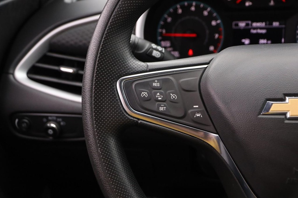 Chevrolet Malibu Vehicle Full-screen Gallery Image 11