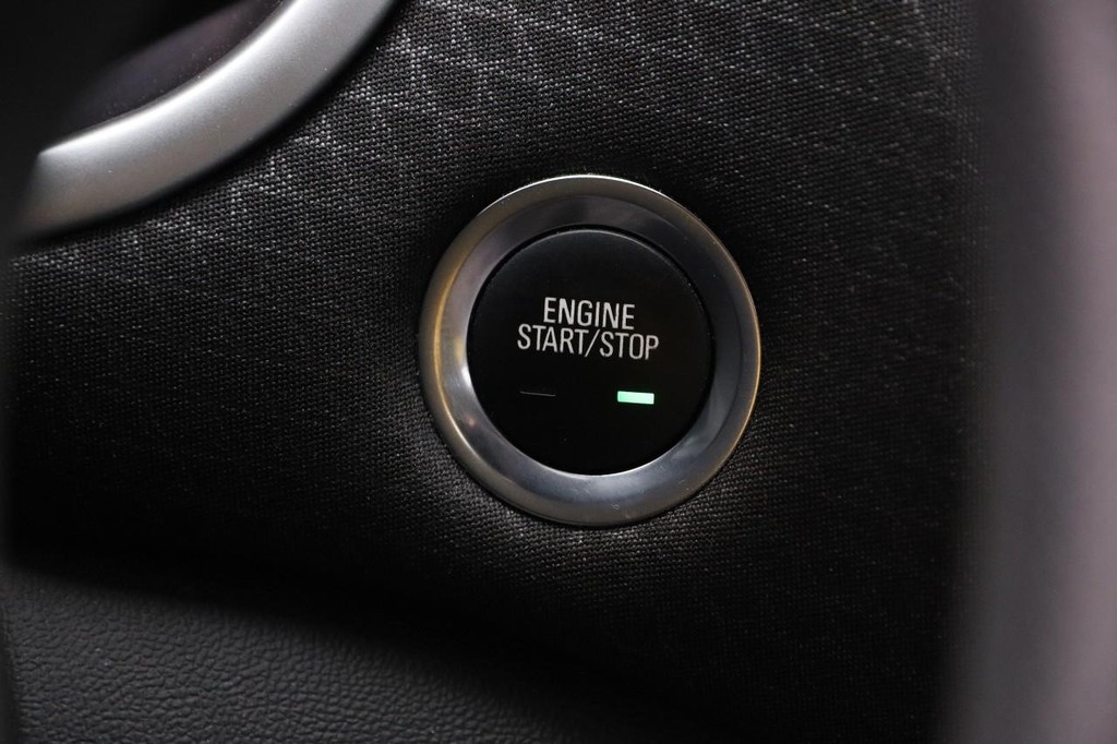 Chevrolet Malibu Vehicle Full-screen Gallery Image 14