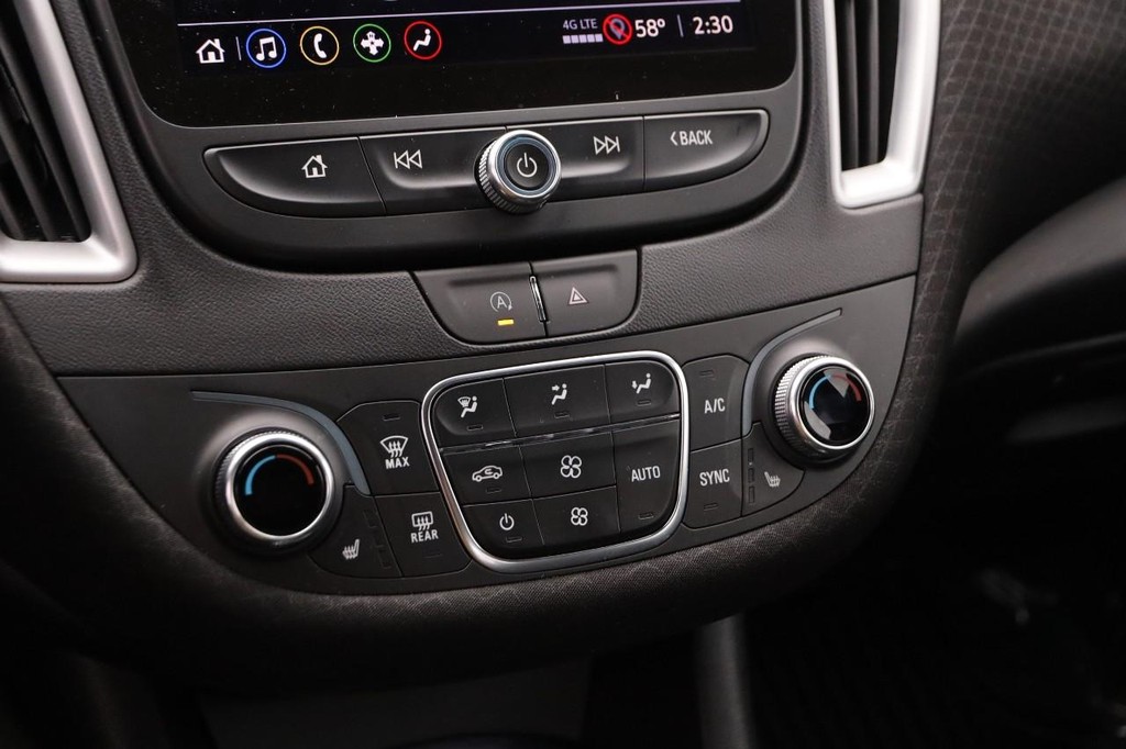 Chevrolet Malibu Vehicle Full-screen Gallery Image 17