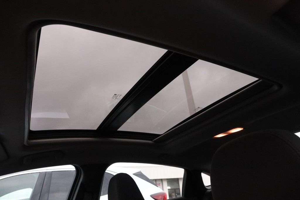 Chevrolet Malibu Vehicle Full-screen Gallery Image 28