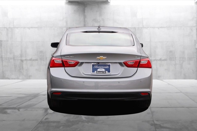 Chevrolet Malibu Vehicle Image 06