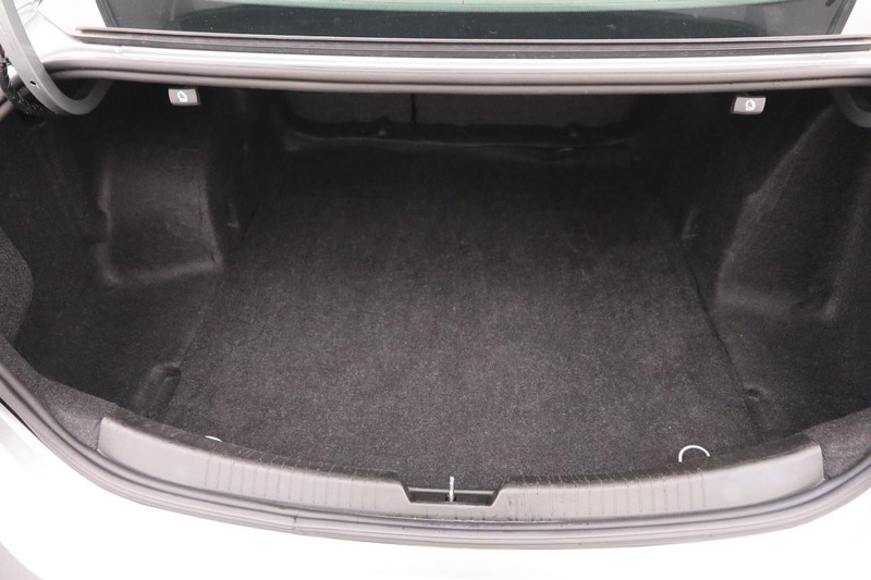 Chevrolet Malibu Vehicle Image 07