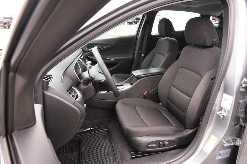 Chevrolet Malibu Vehicle Image 08