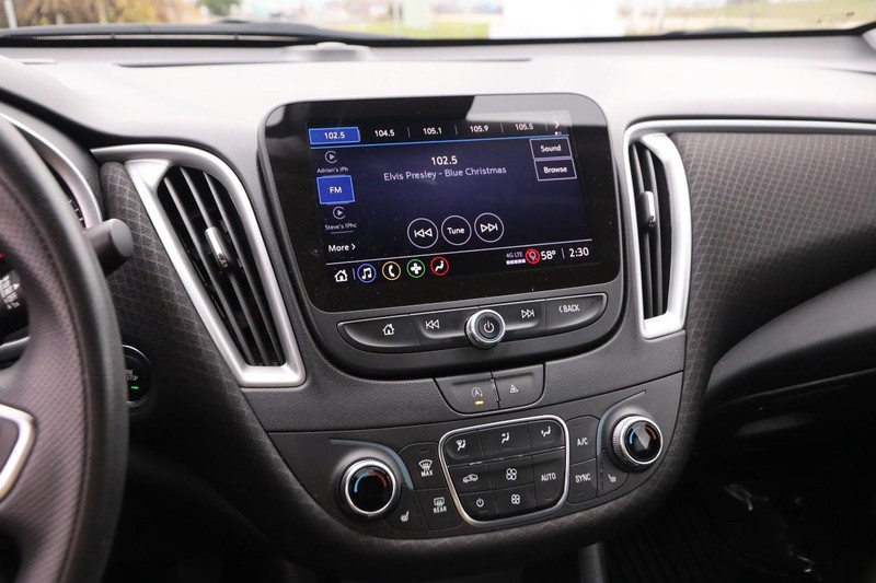 Chevrolet Malibu Vehicle Image 15