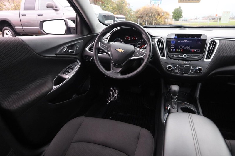 Chevrolet Malibu Vehicle Image 20