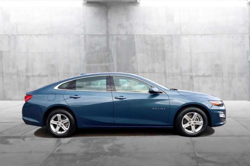 Chevrolet Malibu Vehicle Image 05