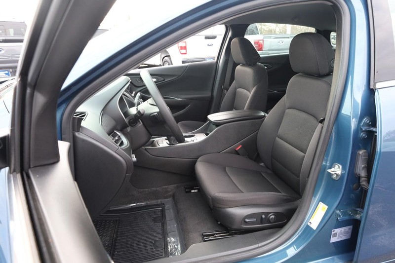 Chevrolet Malibu Vehicle Image 08