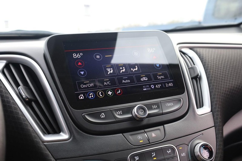 Chevrolet Malibu Vehicle Image 11