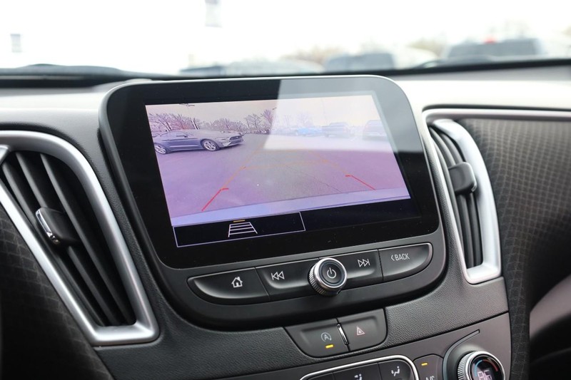 Chevrolet Malibu Vehicle Image 13