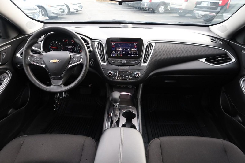 Chevrolet Malibu Vehicle Image 20