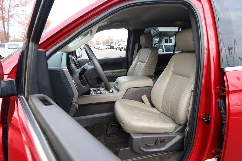 Ford Expedition Vehicle Image 10