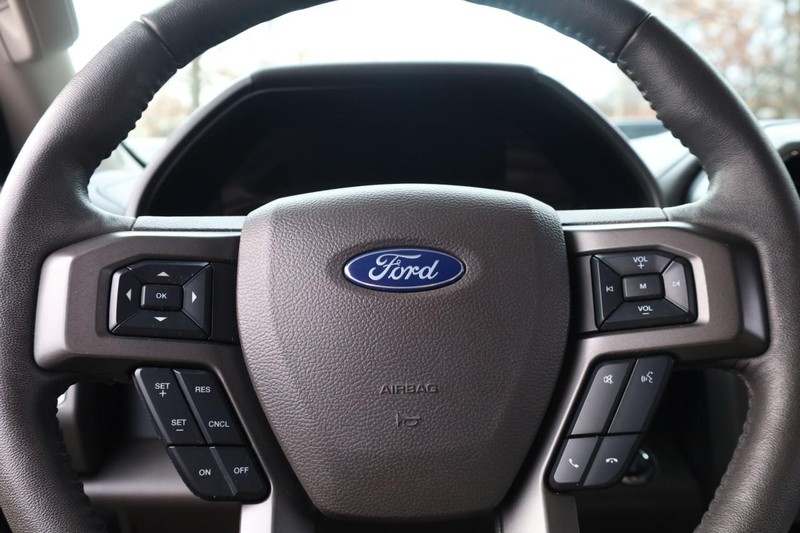 Ford Expedition Vehicle Image 11