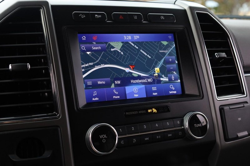 Ford Expedition Vehicle Image 14