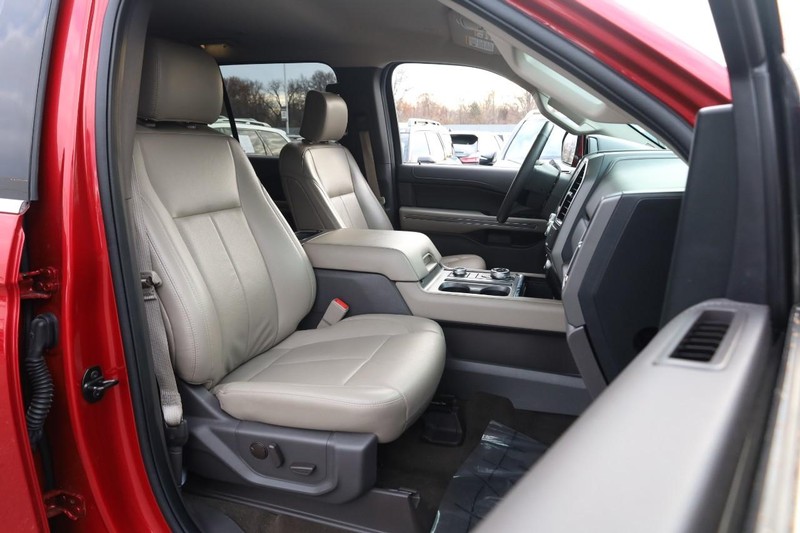 Ford Expedition Vehicle Image 30