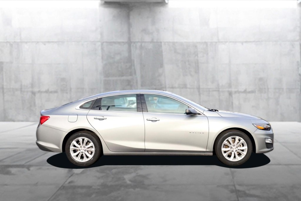 Chevrolet Malibu Vehicle Full-screen Gallery Image 5