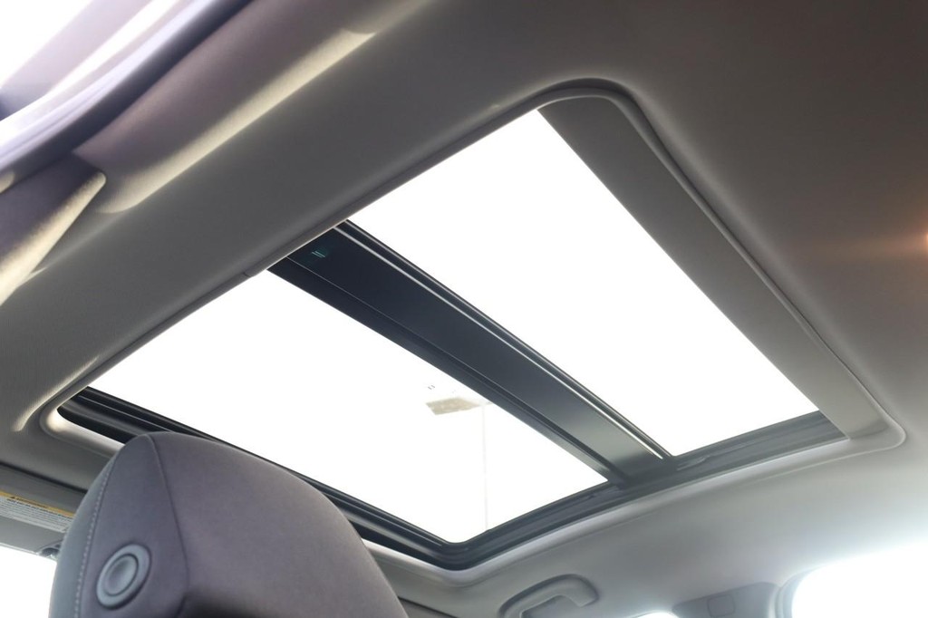 Chevrolet Malibu Vehicle Full-screen Gallery Image 9