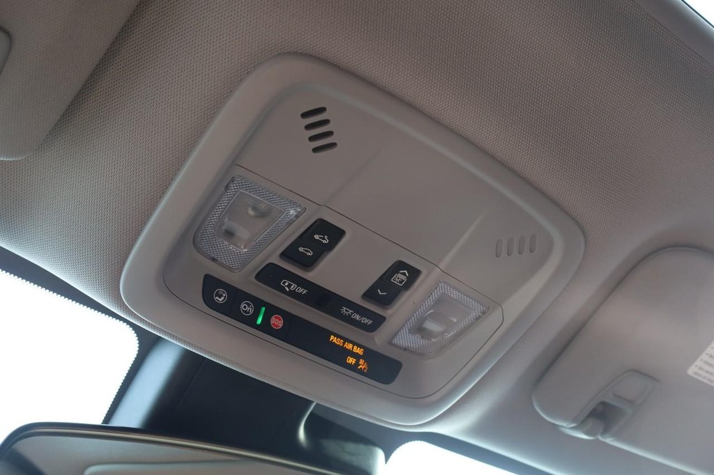 Chevrolet Malibu Vehicle Full-screen Gallery Image 17