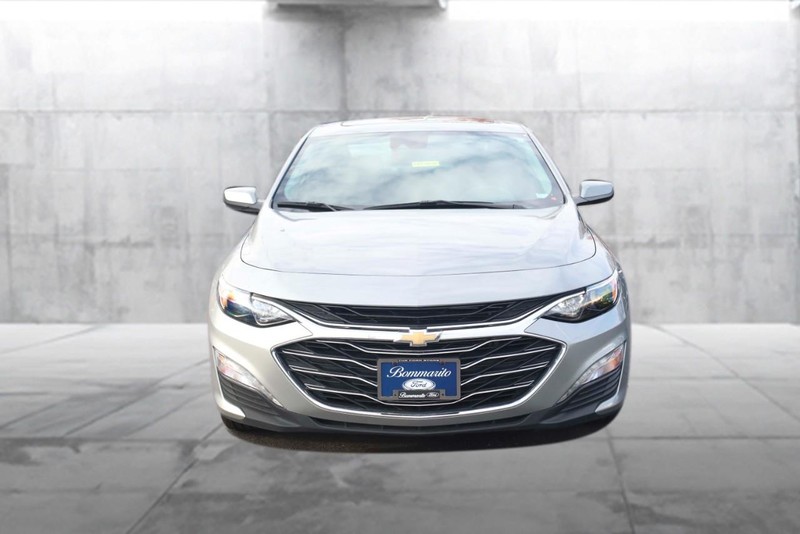 Chevrolet Malibu Vehicle Image 04