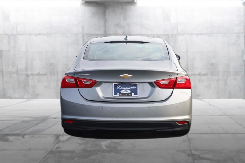 Chevrolet Malibu Vehicle Image 06