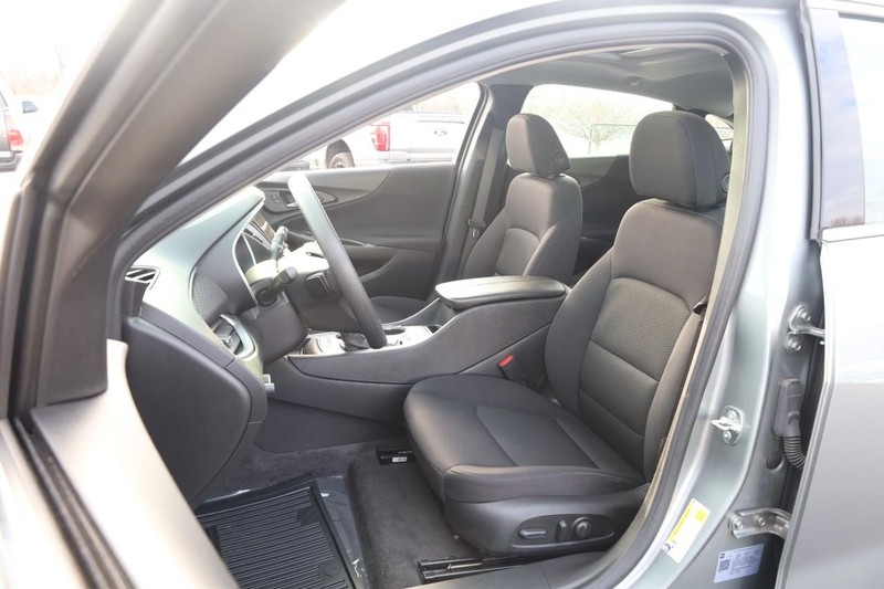 Chevrolet Malibu Vehicle Image 08