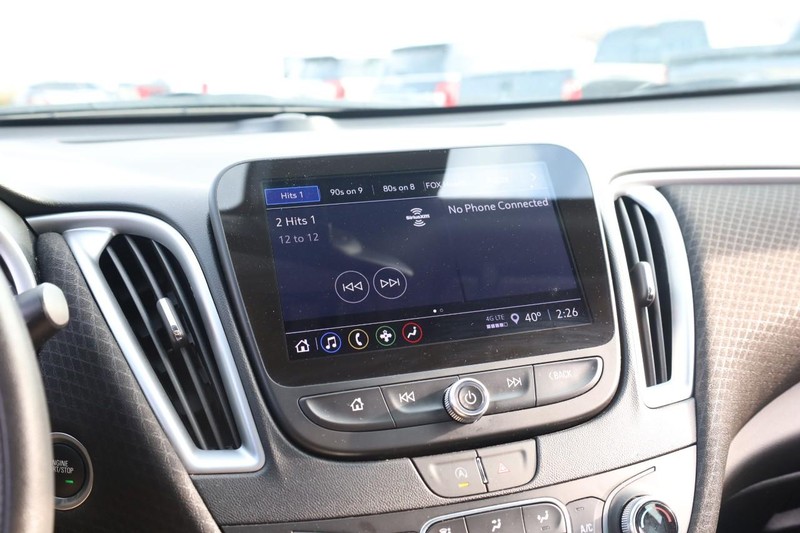 Chevrolet Malibu Vehicle Image 12