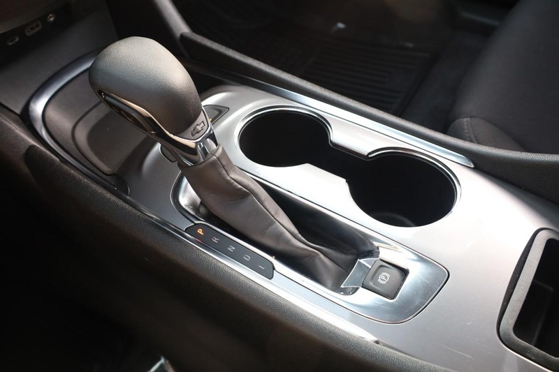 Chevrolet Malibu Vehicle Image 16