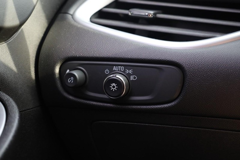 Chevrolet Malibu Vehicle Image 19