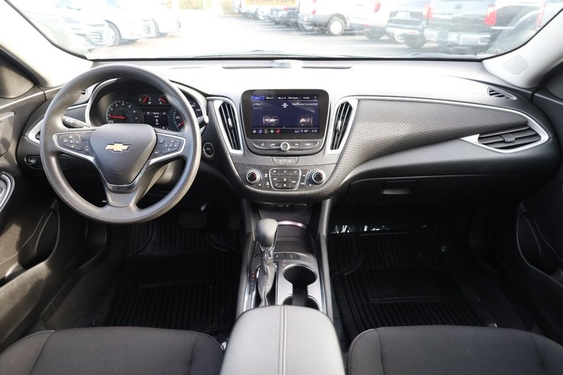 Chevrolet Malibu Vehicle Image 21