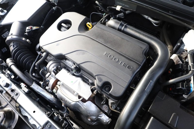 Chevrolet Malibu Vehicle Image 24