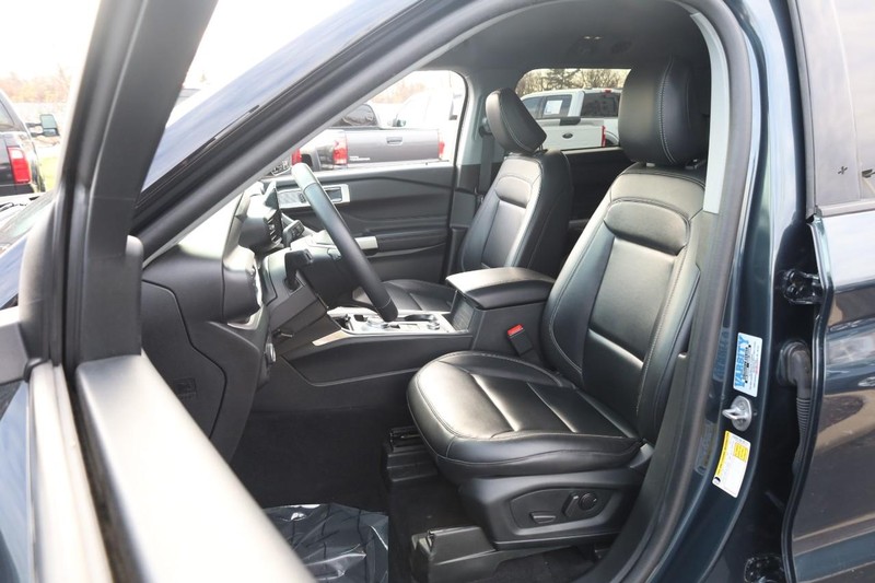 Ford Explorer Vehicle Image 10