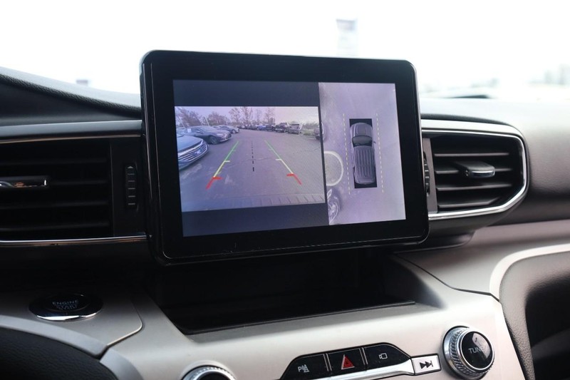 Ford Explorer Vehicle Image 15